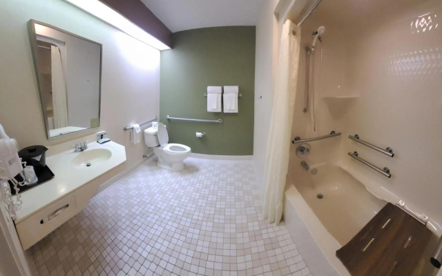 Sleep Inn & Suites Bay View Acme - Travers City
