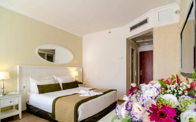 Royal Plaza Hotel