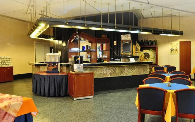 Hotel Tristar