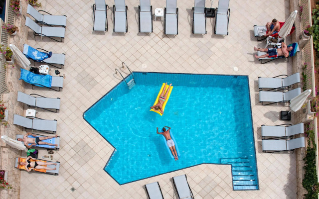 MARI KRISTIN Beach Hotel - Adults Only