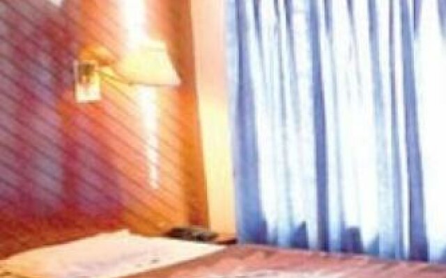 1 BR Boutique stay in The Ridge, Shimla, by GuestHouser (05B7)