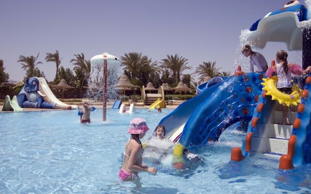 Parrotel Aquapark Resort