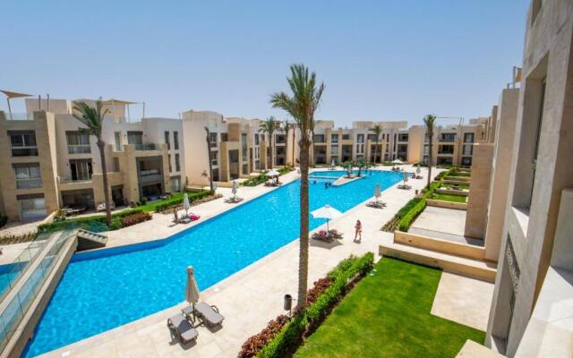 3BR Rooftop, Pool & Beach & Nanny Room in Mangroovy El Gouna