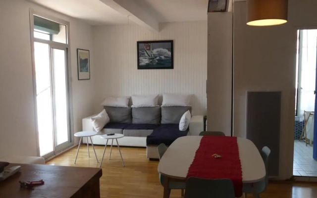 Rue sebastien spacious apartment close beach