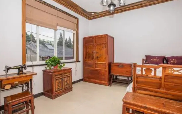 Aiqinhai Guesthouse