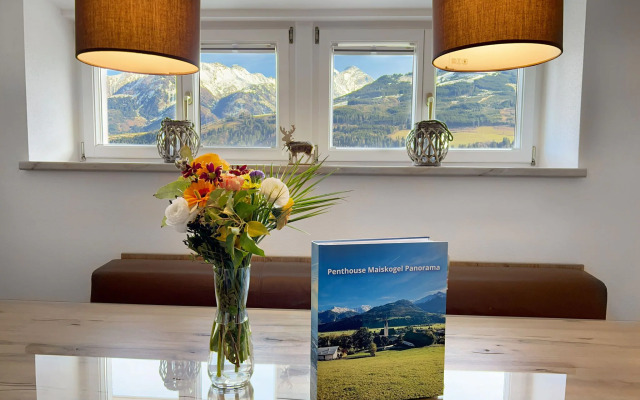 Hilltop apartment in Piesendorf with balcony