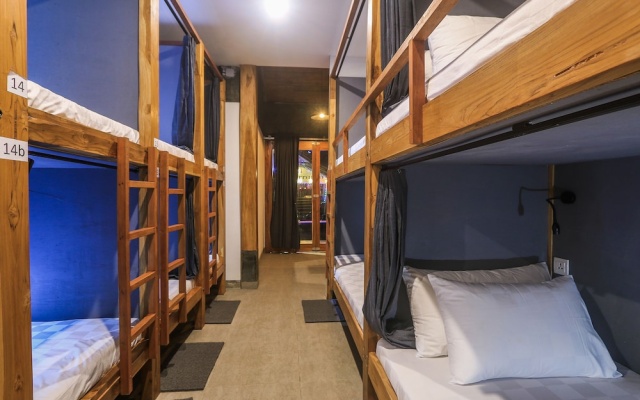 Green Hill Bed Station - Hostel – Guest Rooms – Labuan Bajo