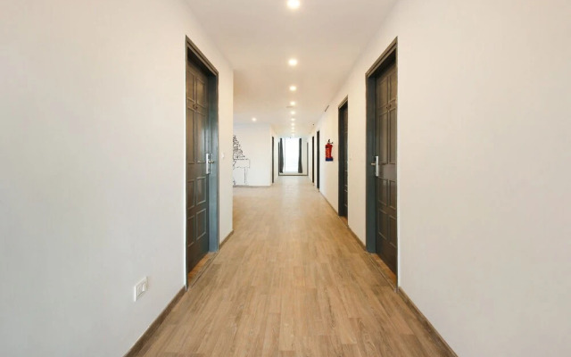 Oyo Townhouse 151 H Square