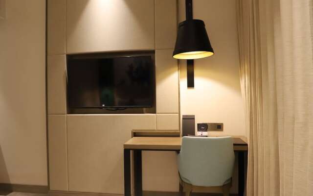 The Cruze Premium Boutique Hotel