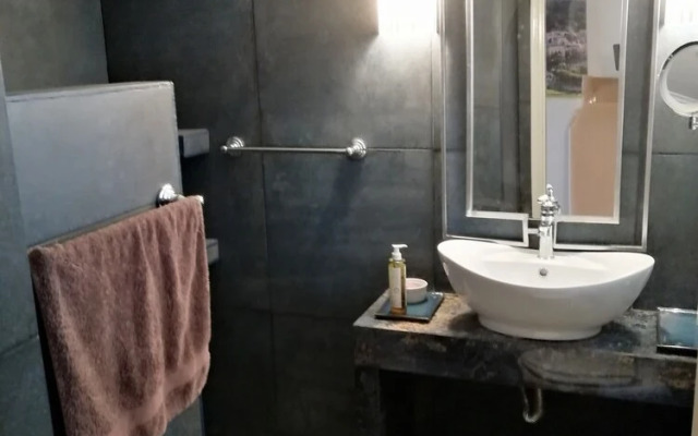 Magnificent Apt under the Acropolis