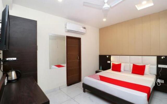 OYO 29265 Hotel Gold
