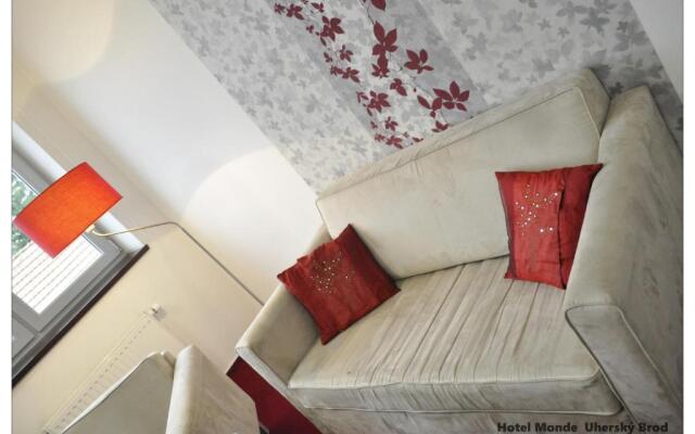 Hotel Monde