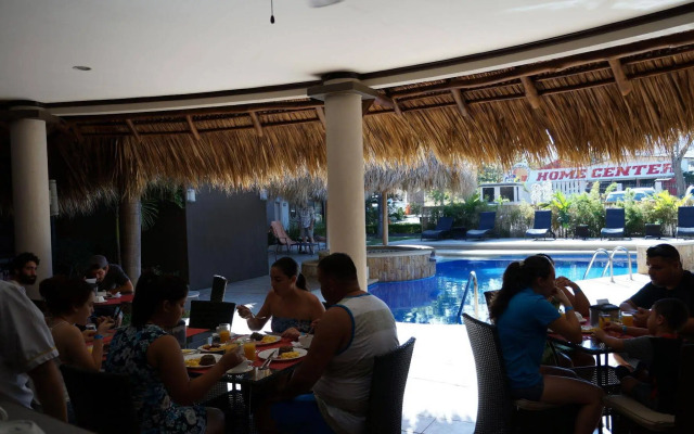 Hotel Colono Beach