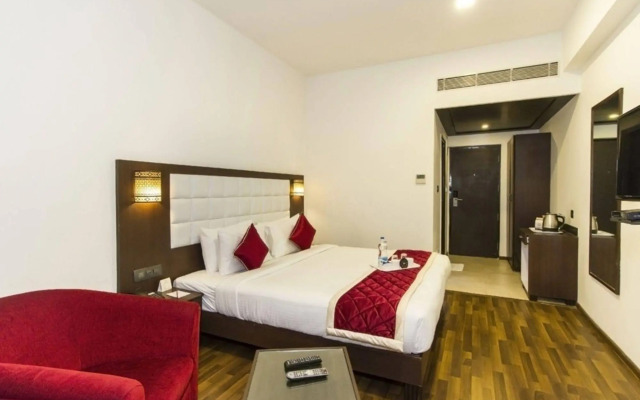 Akshaya Aura