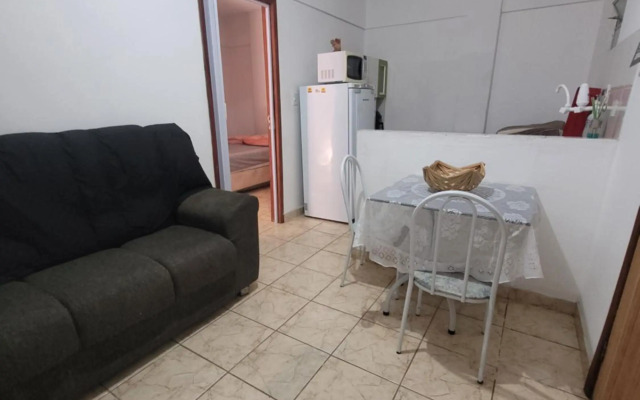 Ótimo Quarto e Sala mobiliado em itapoa.
