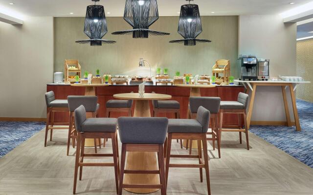 Hilton Garden Inn Muscat Al Khuwair Hotel