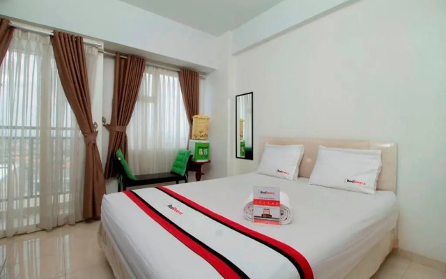 RedDoorz Apartment @ Margonda Residence 3