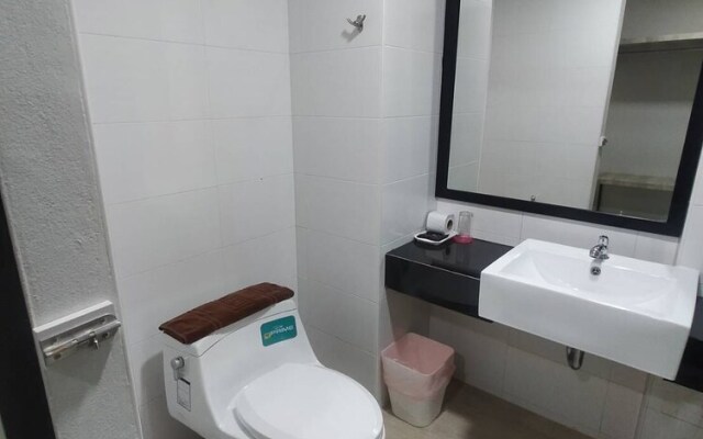 Sattahip 9 Boutique Hotel OYO Rooms