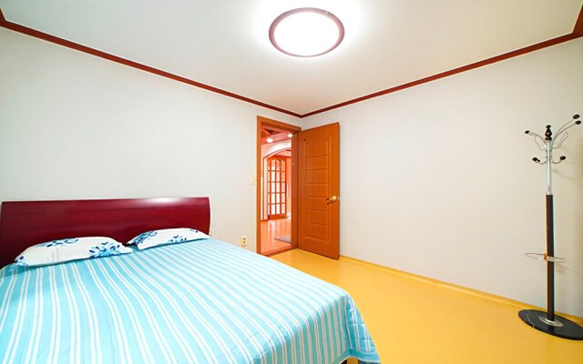 Hongcheon White House Pension
