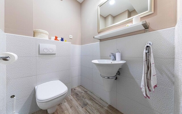 Amazing Home in Vinisce With 4 Bedrooms and Wifi