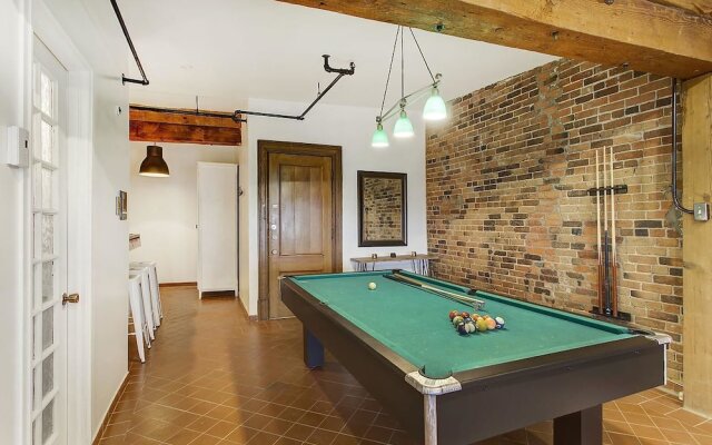 Charming Apartment on St-Paul street by Hometrotting