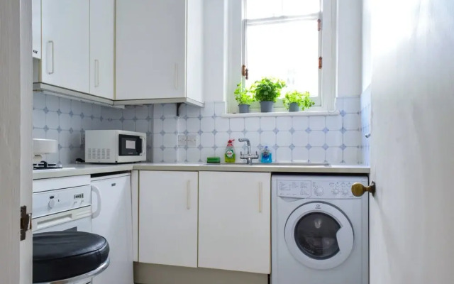 1 Bedroom Mansion Block Apartment in Westminster