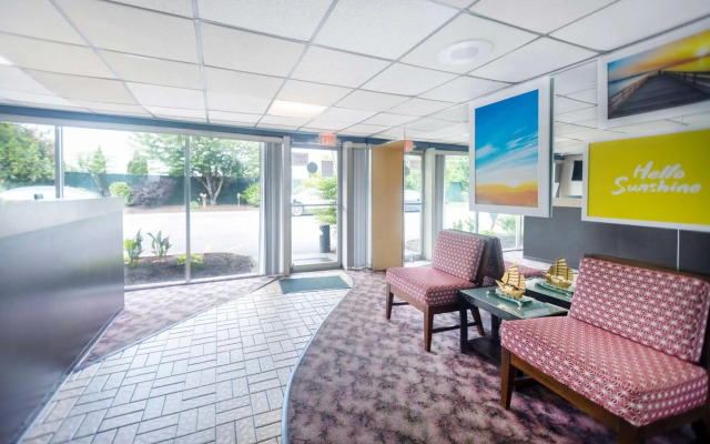 Days Inn by Wyndham Hicksville Long Island
