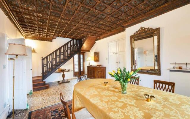 Ca' Fenice, charming apartment in San Marco, sleep 7