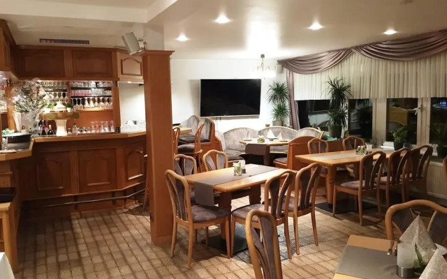 Louis Hotels