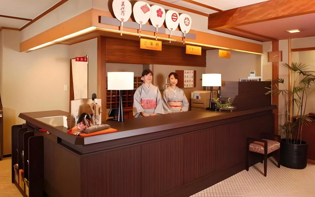 Gion Shinmonso