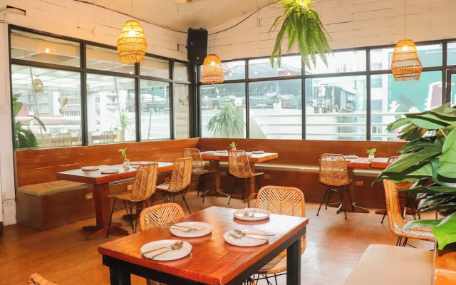 Connector Hostel