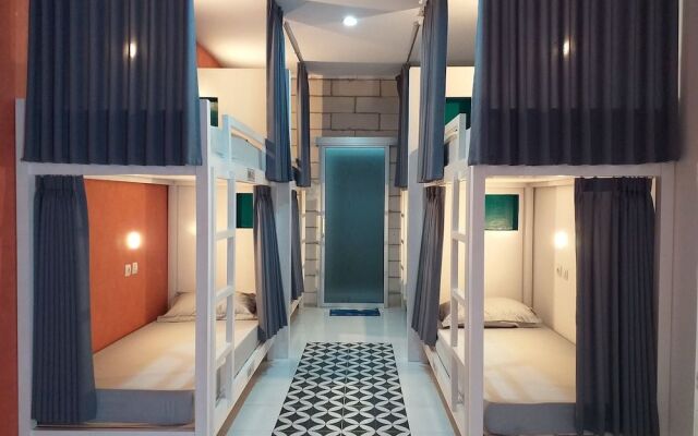 Home Addicts Hostel