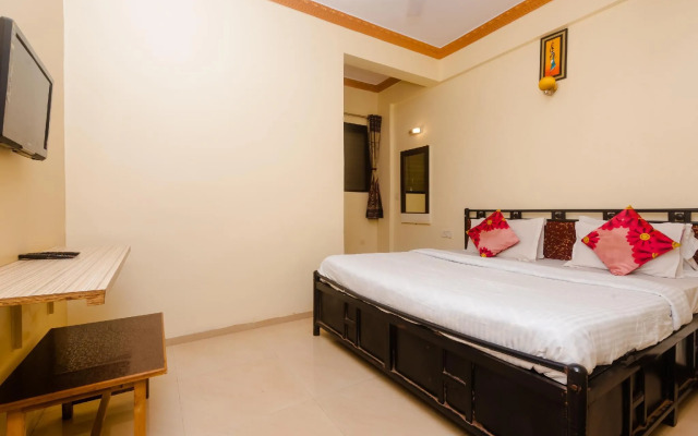Spot on 38779 Roshan Residency