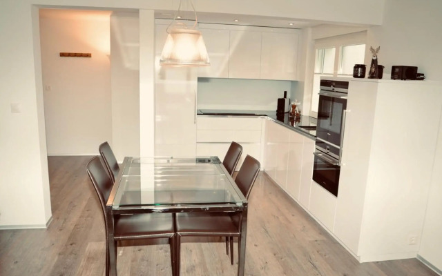 Emelie Zermatt 4****