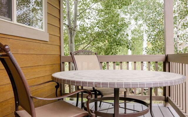 100 Deer Track Court House