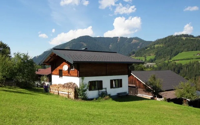Charming Holiday Home in Huttau With Barbecue