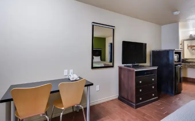 Motel 6 Floresville Tx