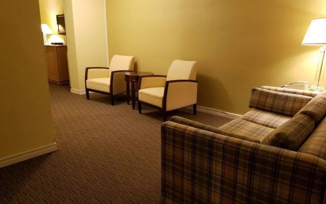7 West Motel