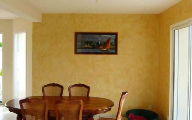 House with 2 Bedrooms in Plurien, with Furnished Terrace