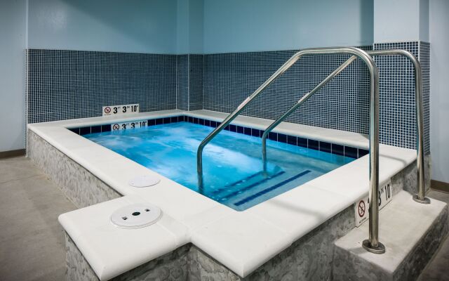 Staybridge Suites Des Moines Downtown by IHG