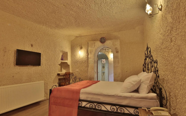 Jacob's Cave Suites