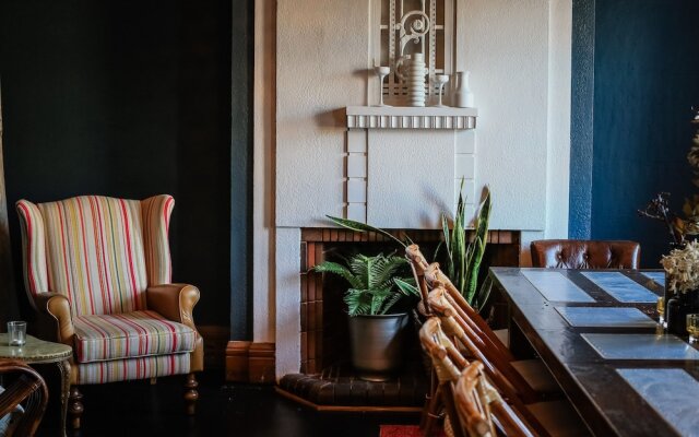 Charing Cross Hotel