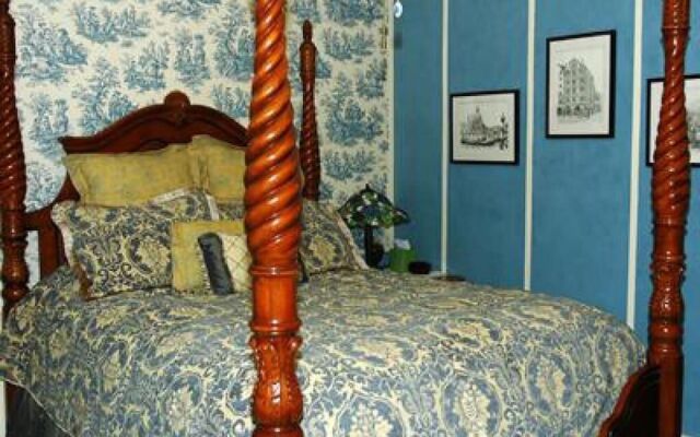 Southern Charm Lodging