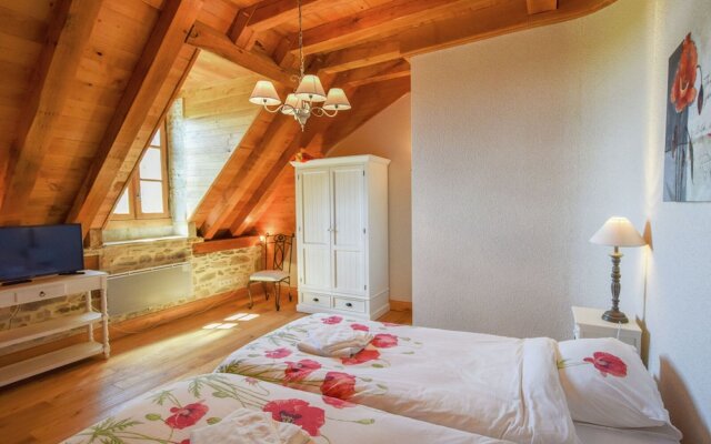 Elegant Villa in Saint-medard