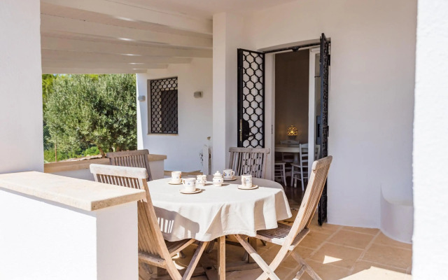 Beautiful Seaside Villa with Pool