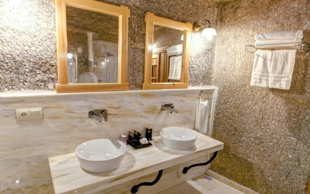 Roma Cave Suite Hotel