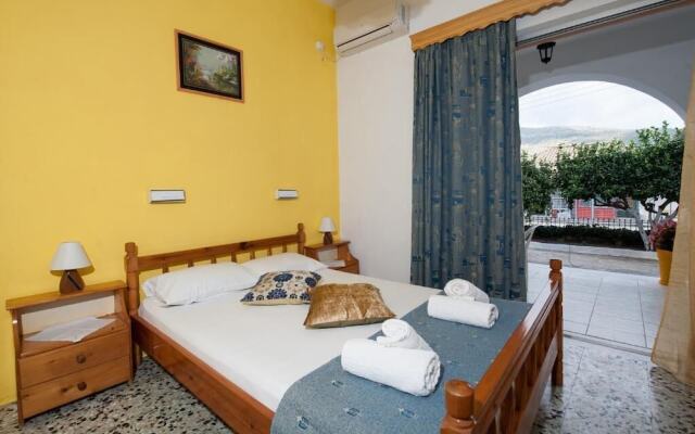 Nikos Studios & Apartments