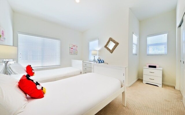 Winnie The Pooh's Treehouse 3 Bedroom Townhouse