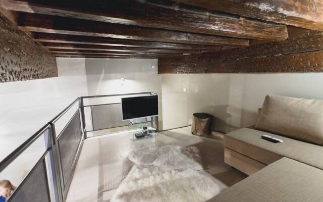 ESQUIROL CHANGES Balcon Hyper Centre