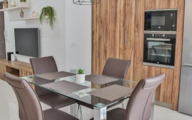Apartment 5 Ashville Court